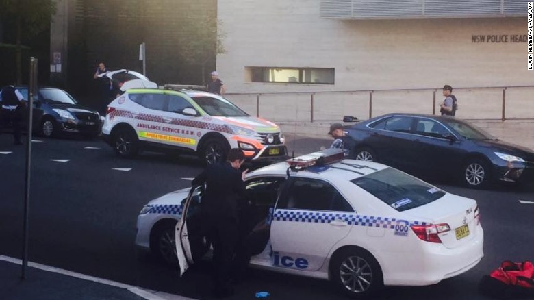 Civilian police worker, gunman killed in Australia shooting