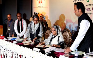 PM urges judges to pronounce verdicts in Bangla