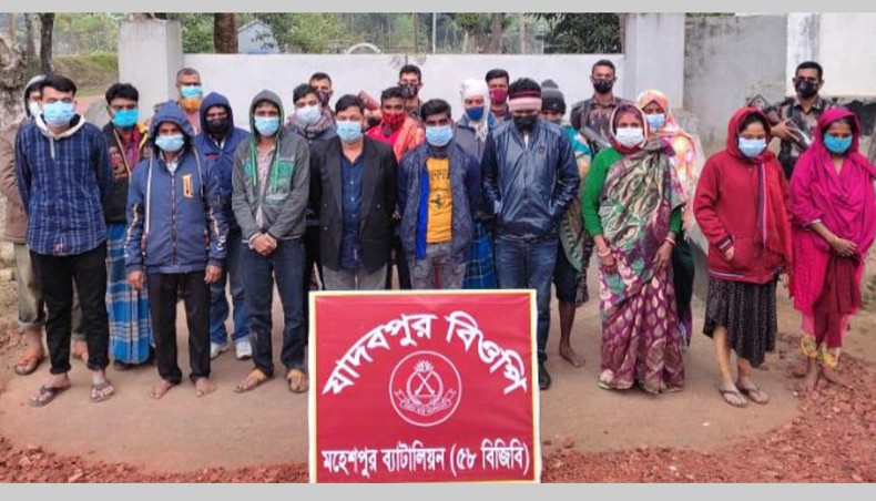 BGB detains 22 in Jhenaidah while entering India illegally