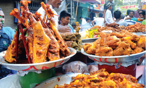 Chawkbazar iftar market draws crowd