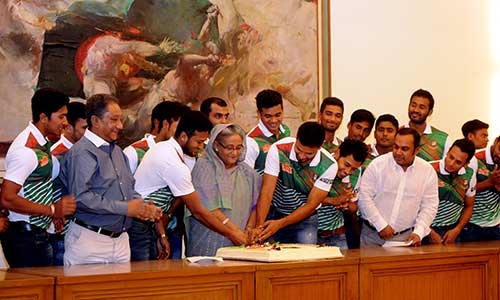 PM announces cash reward of Tk 2cr for cricketers.