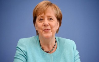 Ex-German chancellor Merkel defends her pro-Russia policy