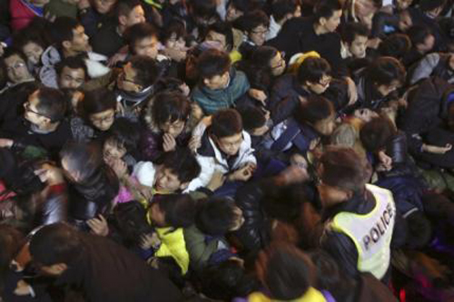 35 killed, 43 injured in Shanghai stampede