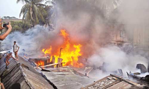 600 homeless in separate slum fires in city